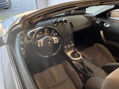 Used 2007 Nissan 350Z Enthusiast image 5