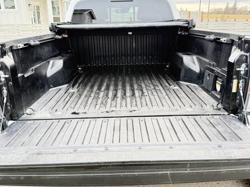 Used 2022 Toyota Tacoma TRD Sport image 4