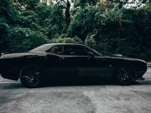 Used 2017 Dodge Challenger R/T Scat Pack image 5