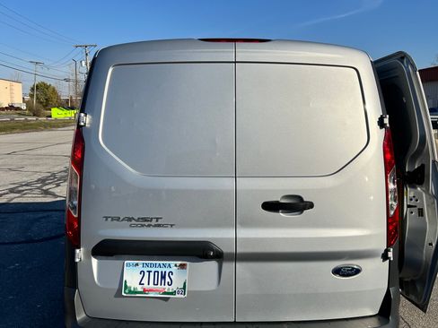 Used 2017 Ford Transit Connect XL image 5