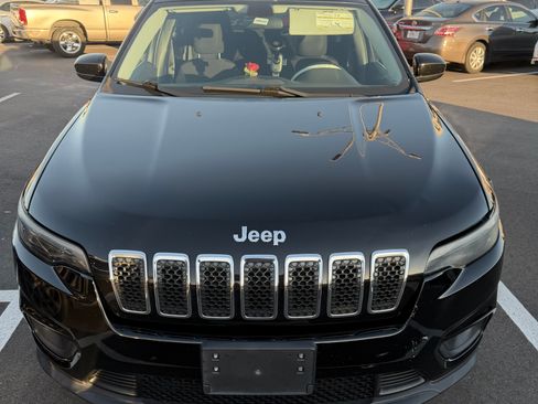 Used 2019 Jeep Cherokee Latitude w/ Cold Weather Group image 5