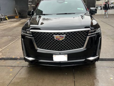 Used 2023 Cadillac Escalade ESV Premium Luxury image 14