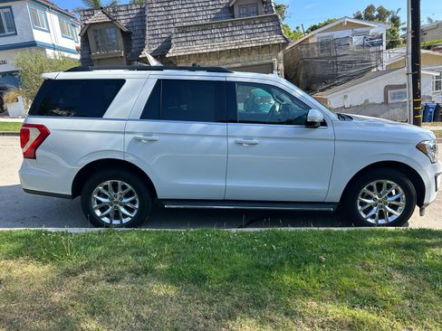 Used 2021 Ford Expedition XLT AWD/4WD image 6