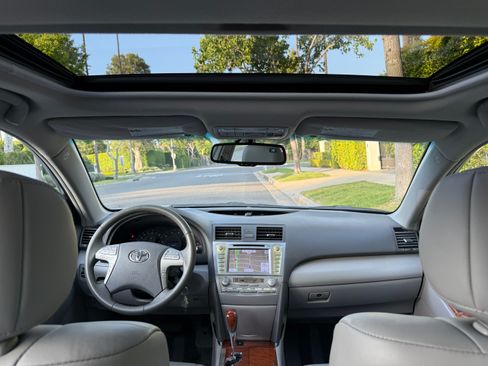 Used 2011 Toyota Camry XLE w/ XLE Extra-Value Pkg #2 FWD image 10