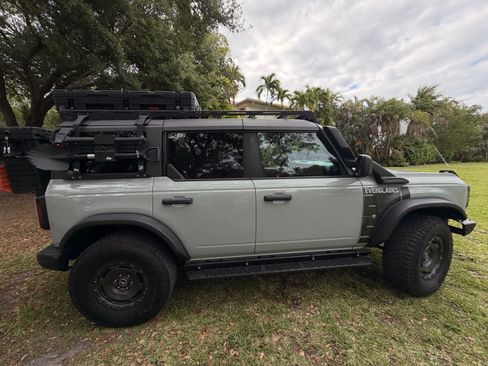 Used 2023 Ford Bronco Everglades AWD/4WD image 8