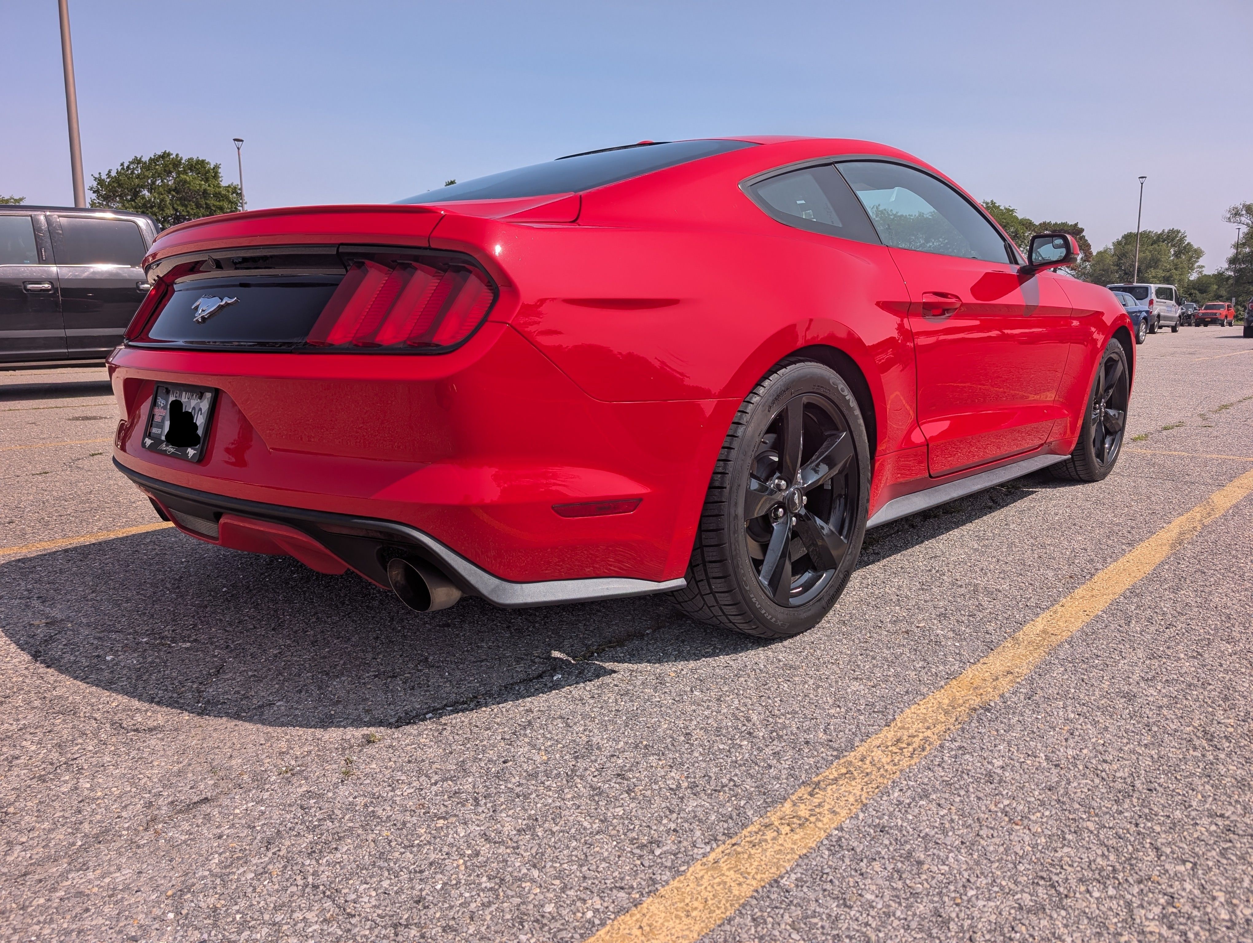 Used 2017 Ford Mustang Premium RWD image 5