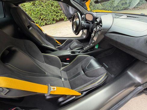 Used 2020 McLaren 720S Spider image 20