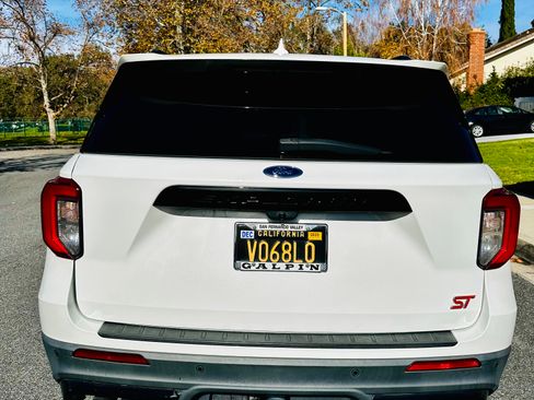Used 2020 Ford Explorer ST w/ ST Street Pack image 5
