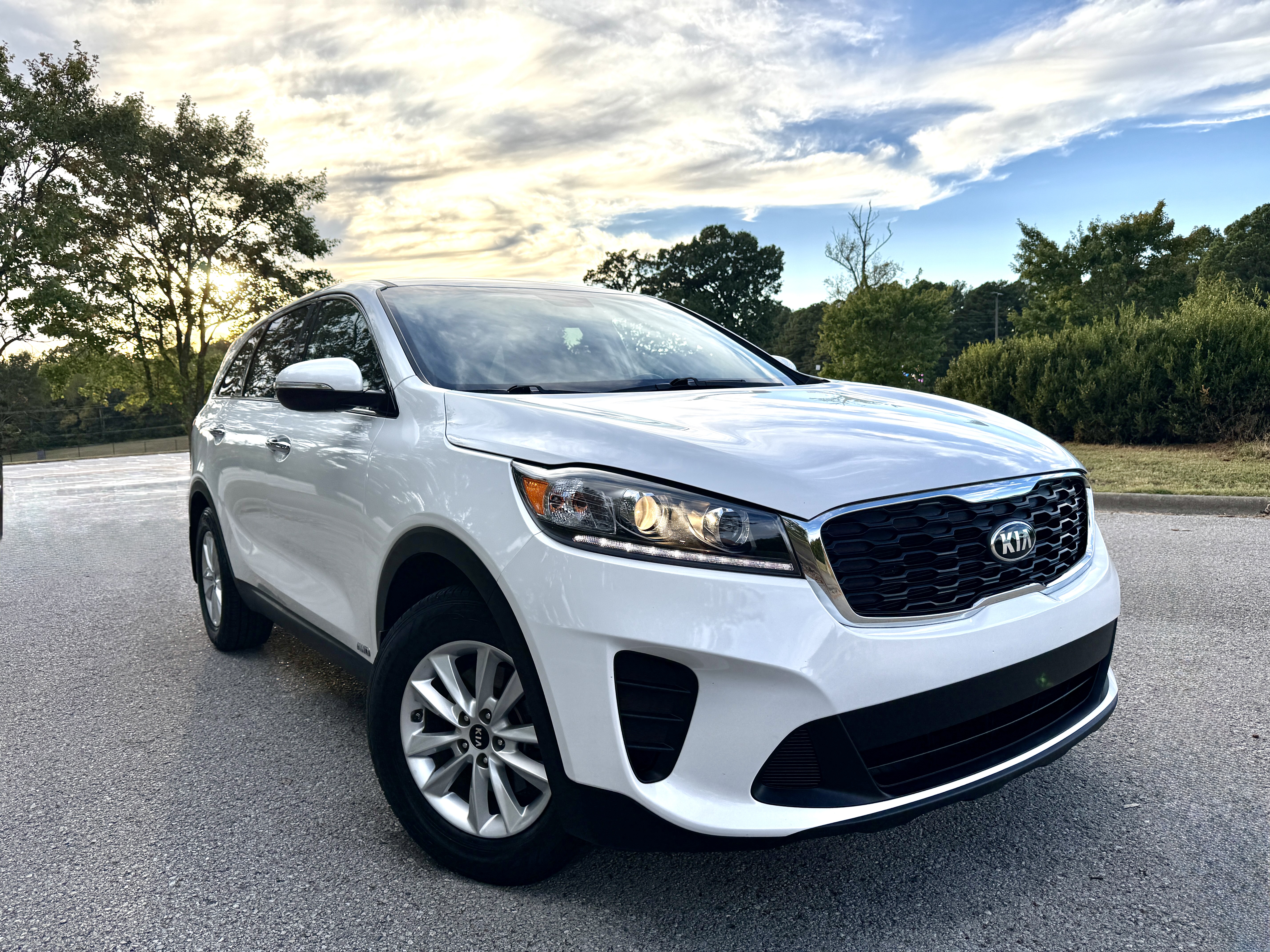 Used 2020 Kia Sorento LX AWD/4WD image 1