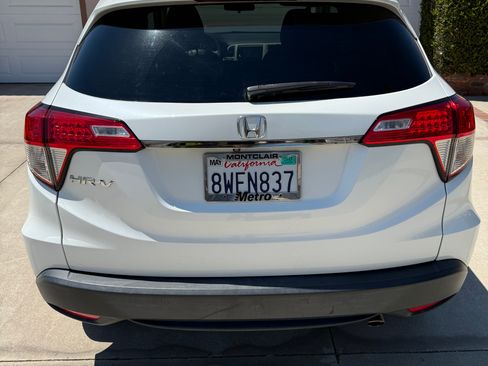 Used 2021 Honda HR-V EX image 4