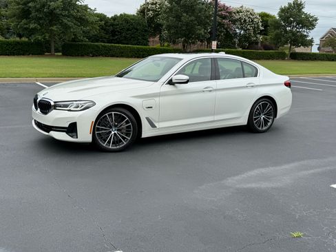 Used 2023 BMW 530e xDrive AWD/4WD image 10