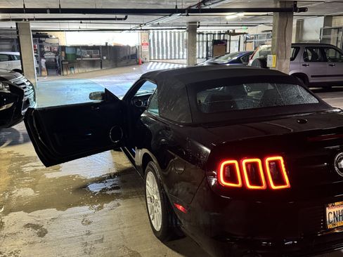 Used 2014 Ford Mustang GT Premium image 18