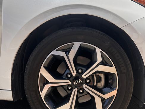 Used 2021 Kia Forte LXS FWD image 11