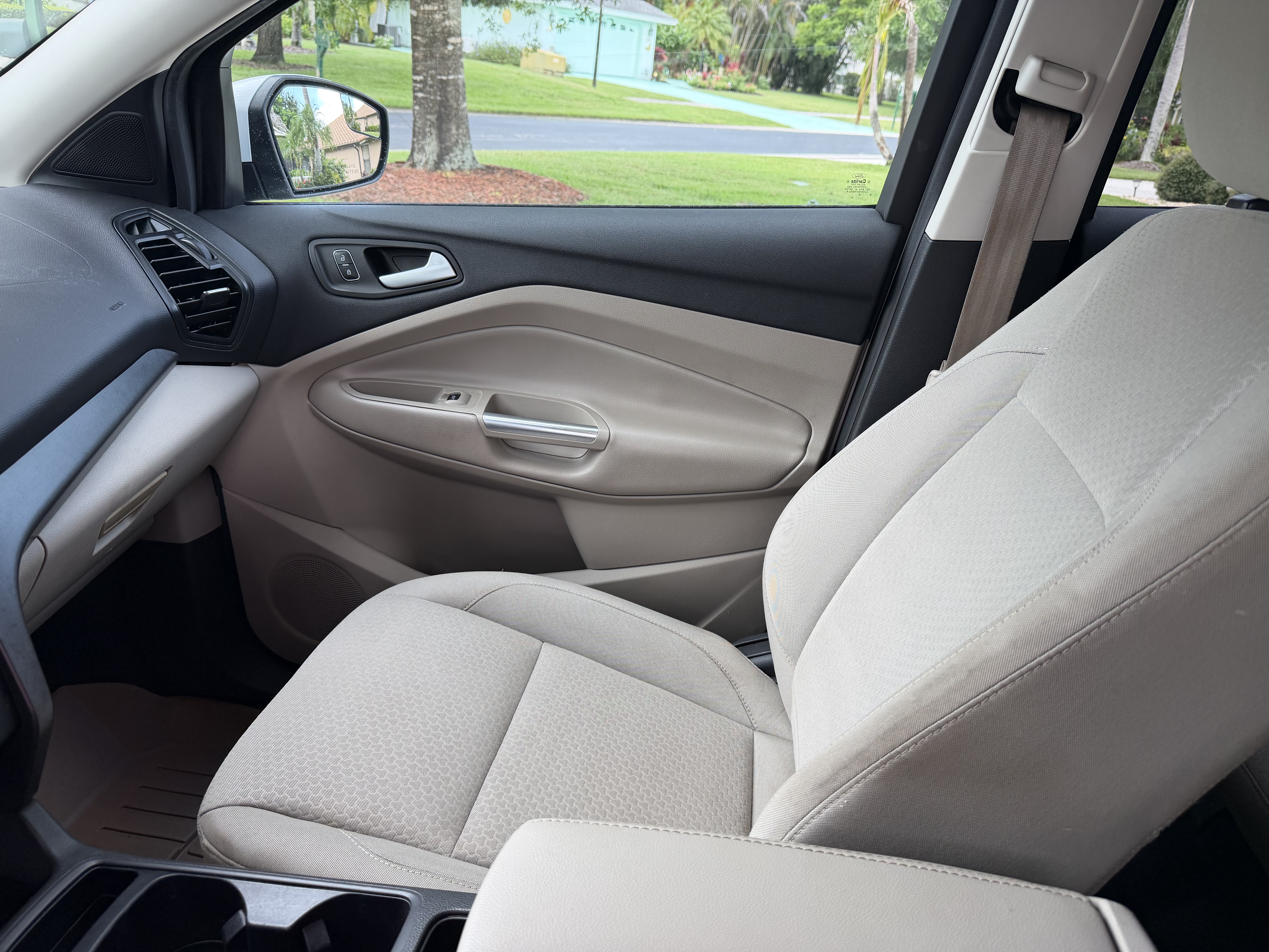 Used 2018 Ford Escape SE FWD image 9