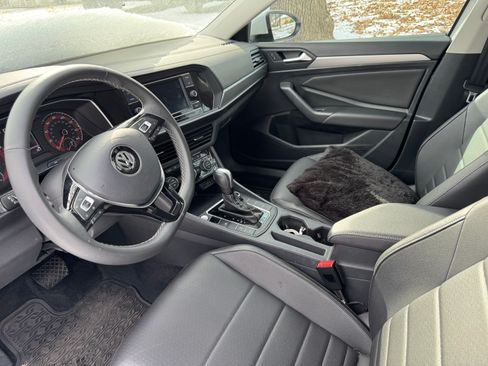 Used 2021 Volkswagen Jetta SE w/ SE Cold Weather Package image 6