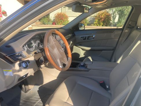 Used 2011 Mercedes-Benz E 350 4MATIC Wagon image 4