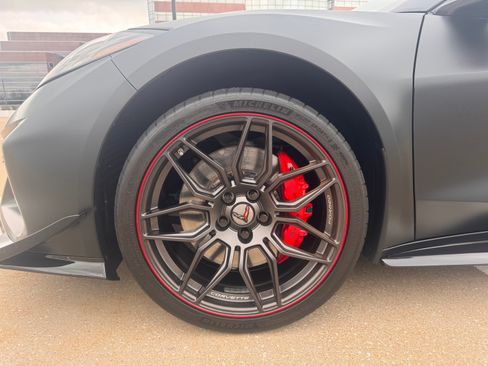 Used 2024 Chevrolet Corvette Z06 image 24