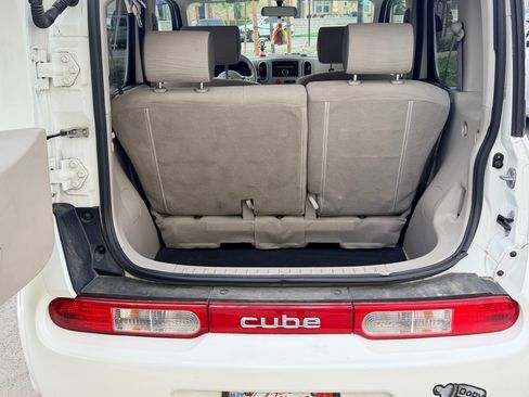 Used 2012 Nissan Cube 1.8 S w/ Interior Illumination Pkg image 6