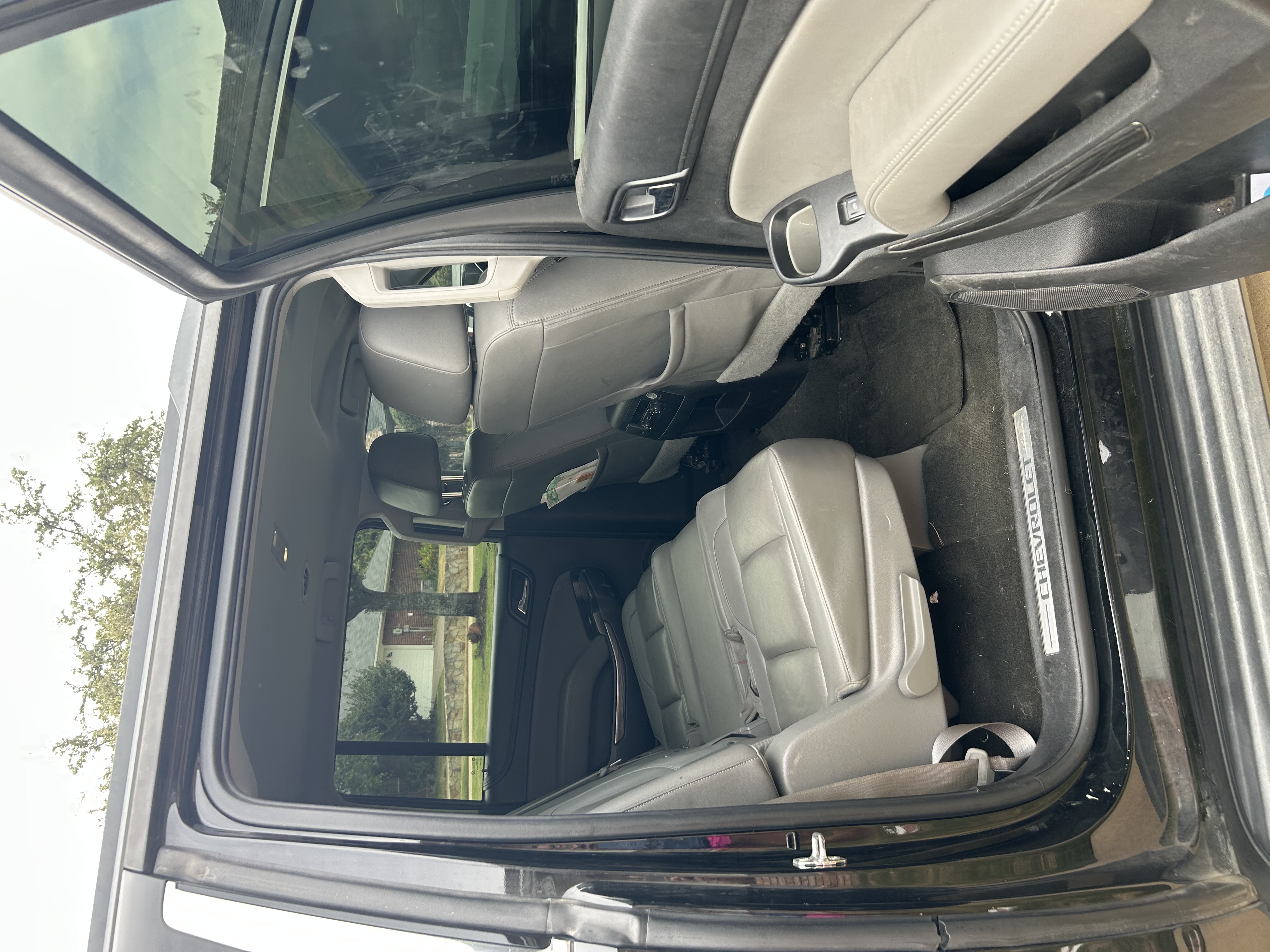 Used 2016 Chevrolet Suburban LT RWD image 6
