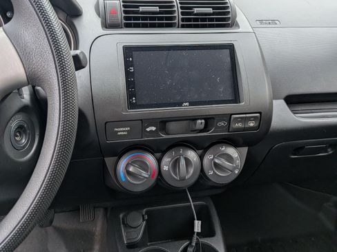 Used 2008 Honda Fit Hatchback 4D image 2