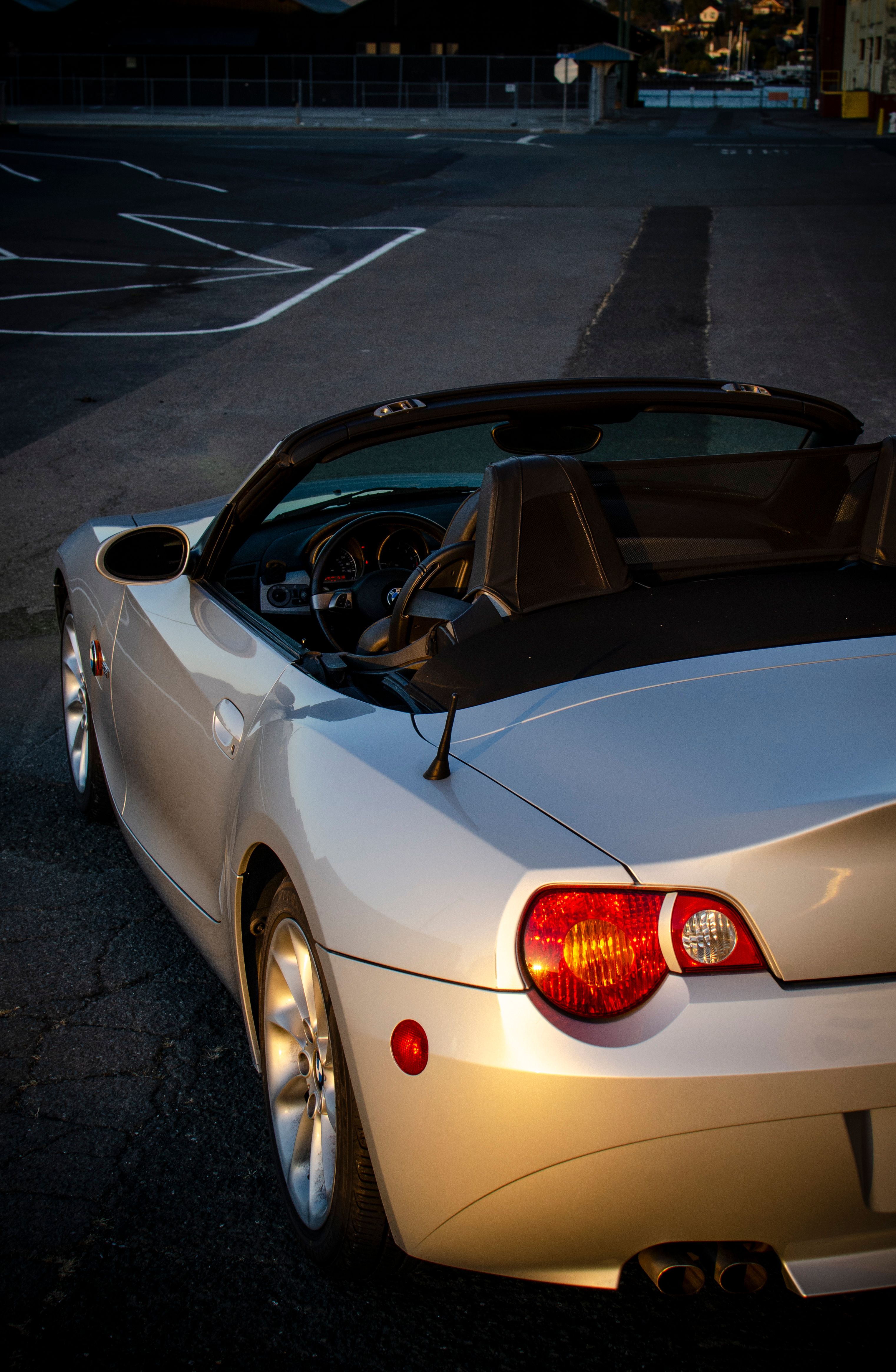 Used 2004 BMW Z4 2.5i RWD image 17