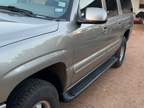 Used 2001 Chevrolet Suburban LT w/ LT Preferred Equipment Group image 8