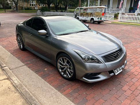 Used 2011 INFINITI G37 IPL RWD image 6