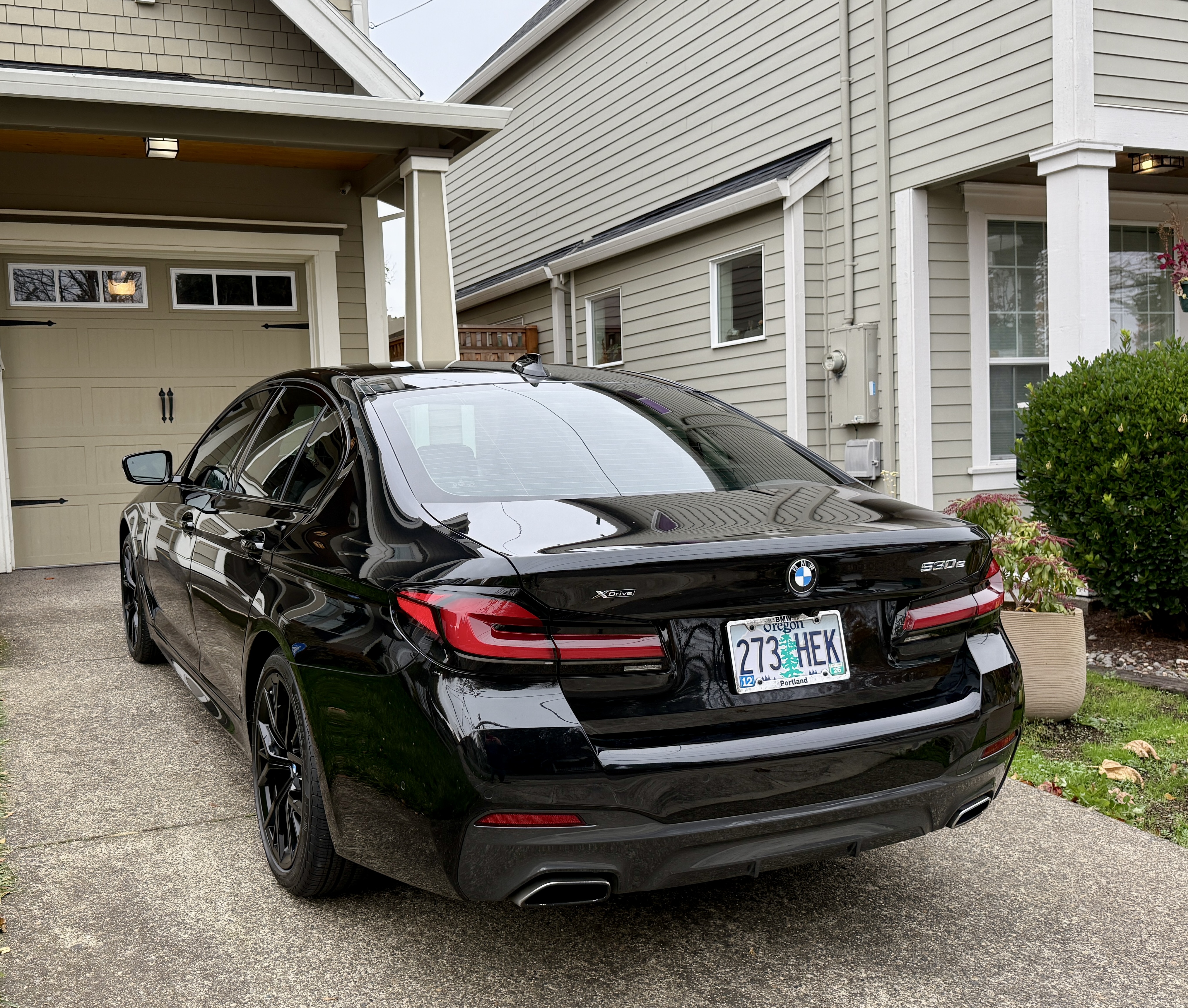 Used 2021 BMW 530e xDrive 530e xDrive Sedan 4D w/ M Sport Package image 5