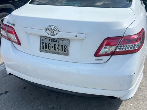 Used 2011 Toyota Camry SE w/ Fleet Convenience Pkg FWD image 6