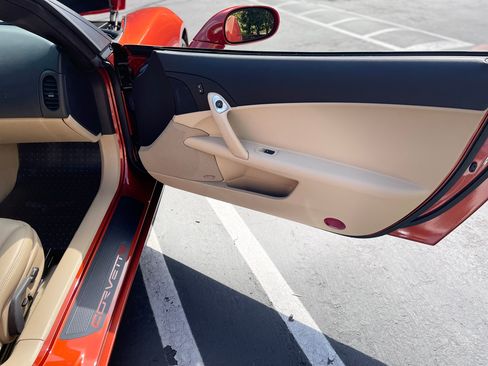 Used 2005 Chevrolet Corvette Coupe w/ Preferred Equipment Group image 12