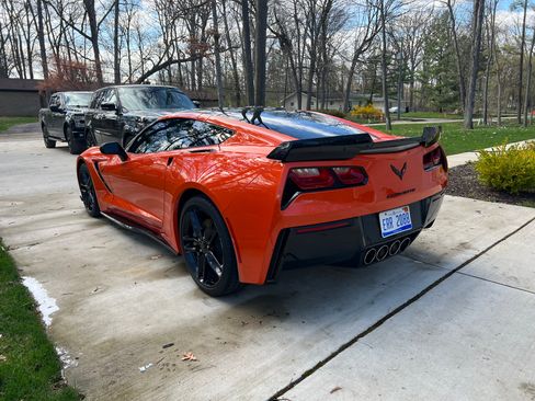 Used 2019 Chevrolet Corvette Stingray Coupe w/ Carbon Flash Badge Package image 8
