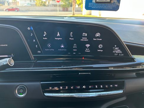 Used 2022 Cadillac Escalade Sport Platinum image 13