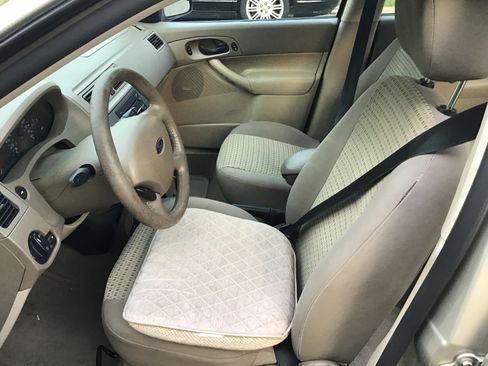 Used 2007 Ford Focus SES FWD image 10