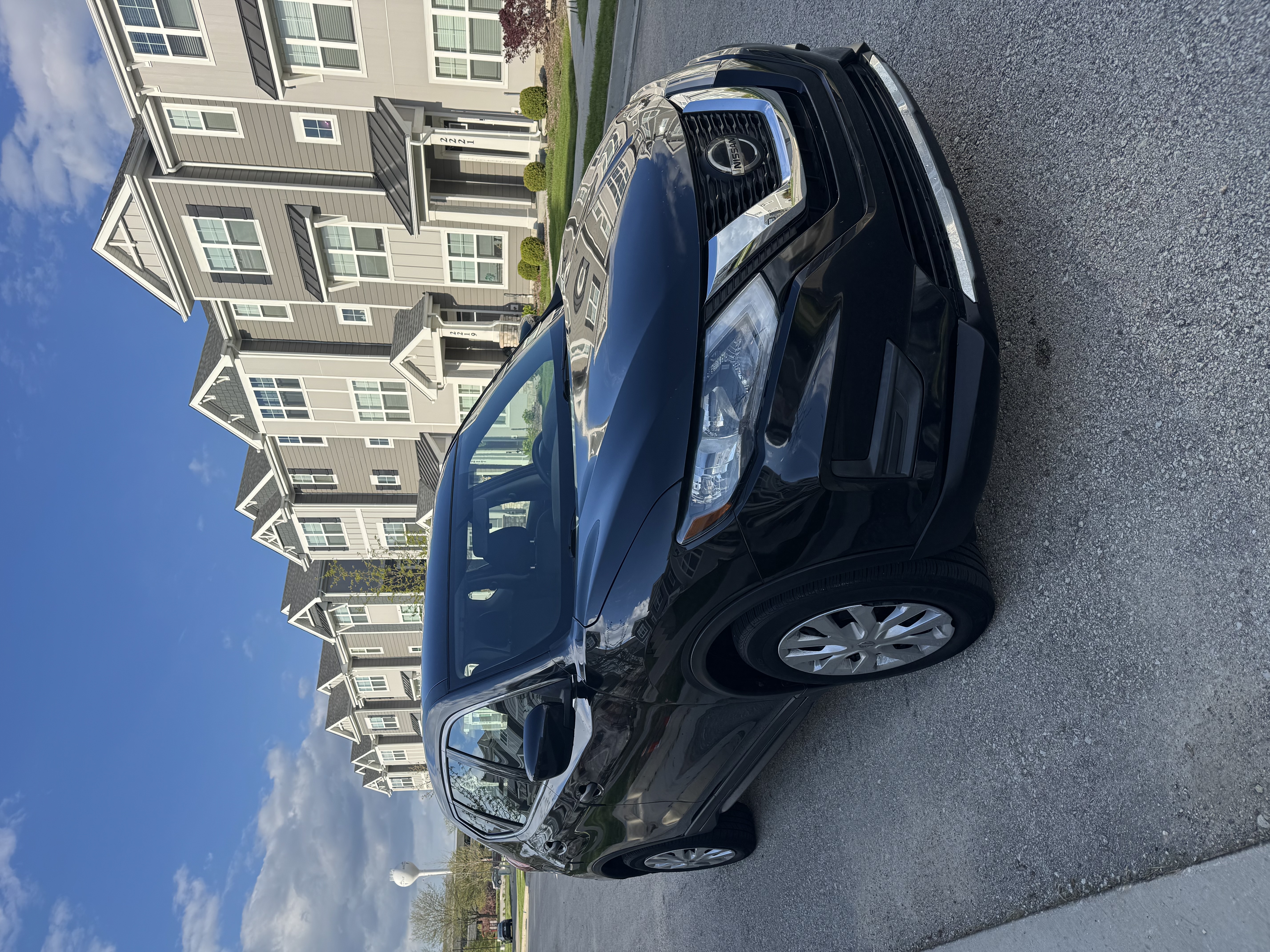 Used 2018 Nissan Rogue S AWD/4WD image 1