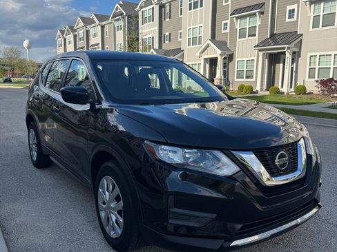 Used 2018 Nissan Rogue S AWD/4WD image 1