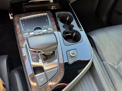 Used 2018 Audi Q7 3.0T Prestige image 5