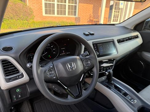 Used 2019 Honda HR-V EX image 13