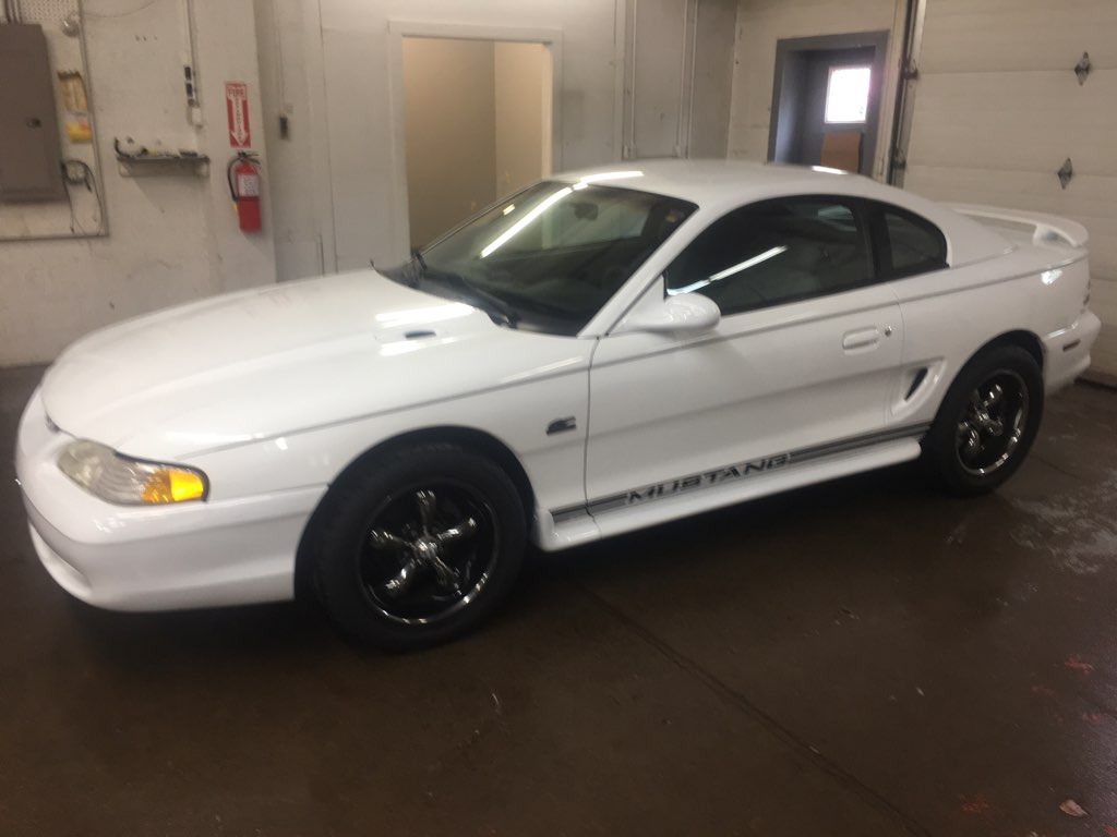 Used 1995 Ford Mustang GT RWD image 13