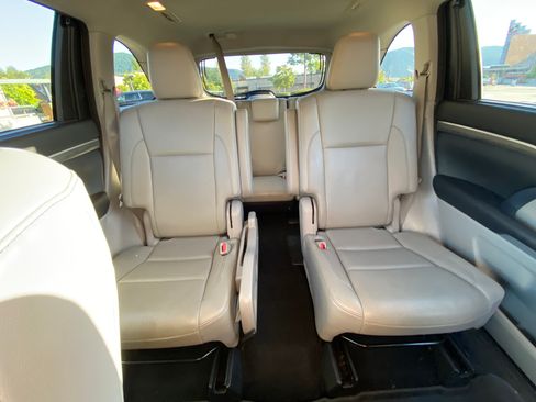 Used 2018 Toyota Highlander Limited AWD/4WD image 9