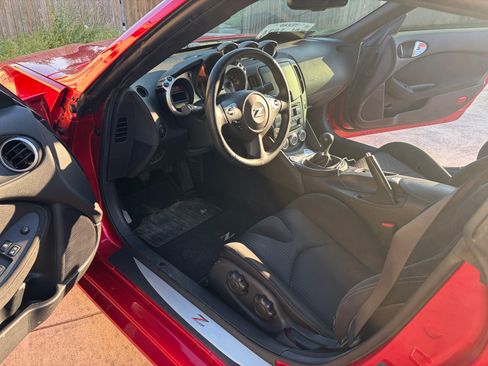 Used 2019 Nissan 370Z Coupe RWD image 12