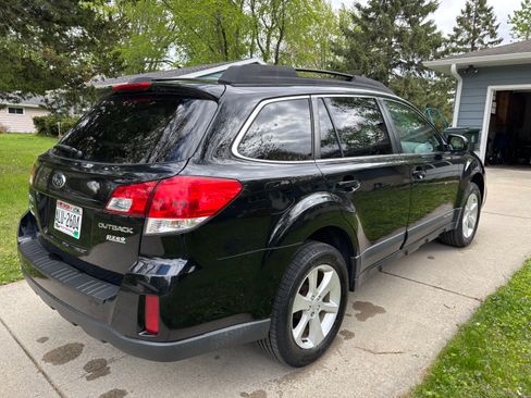 Used 2013 Subaru Outback 2.5i Premium w/ All-Weather Pkg AWD/4WD image 11