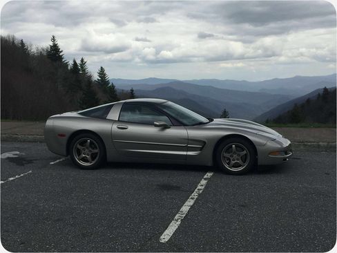 Used 2001 Chevrolet Corvette Coupe w/ Preferred Equipment Group2 image 1