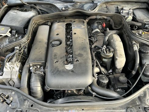 Used 2005 Mercedes-Benz E 320 CDI Sedan image 13