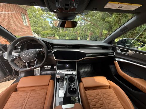 Used 2025 Audi RS 7 Performance w/ Matte Carbon Package image 12