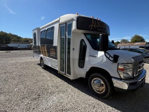 Used 2017 Ford E-350 and Econoline 350 Super Duty w/ Shuttle Bus Prep Package image 4