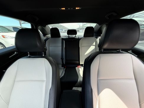 Used 2021 Volkswagen Jetta R-Line image 10