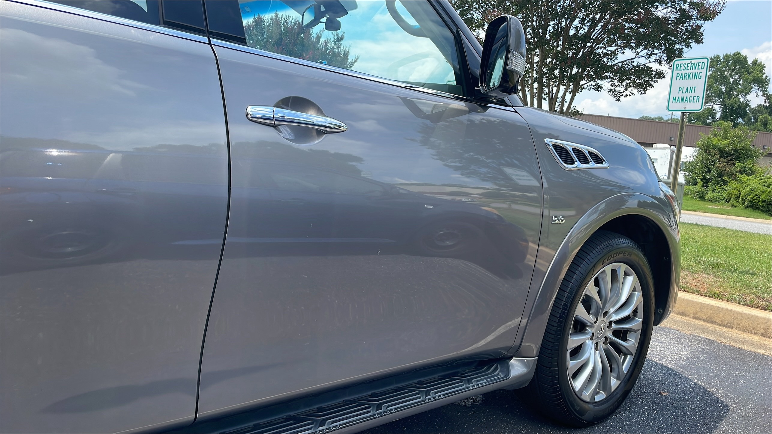 Used 2016 INFINITI QX80 2WD w/ 22" Wheel Package image 5