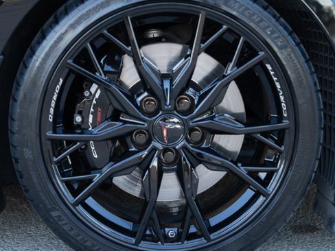 Used 2023 Chevrolet Corvette Stingray Preferred Cpe w/ Z51 Performance Package image 17