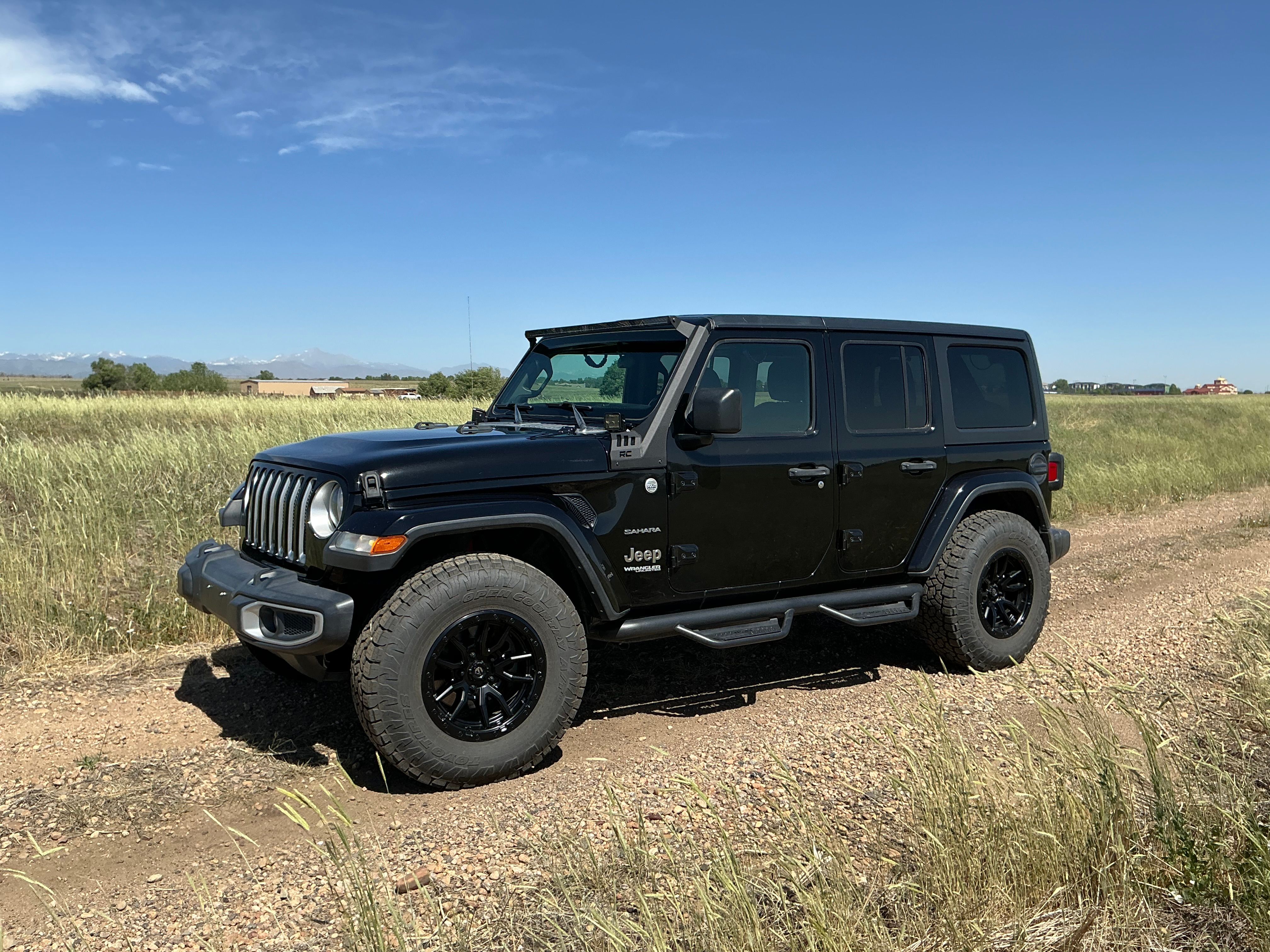 Used 2020 Jeep Wrangler Unlimited Sahara AWD/4WD image 2