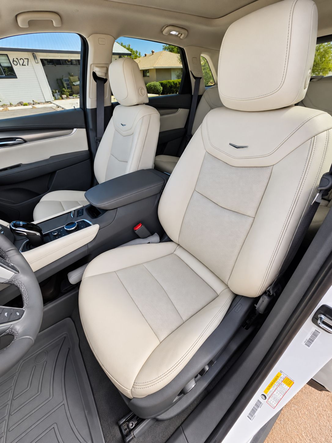 Used 2023 Cadillac XT5 Premium Luxury w/ Technology Package FWD image 6